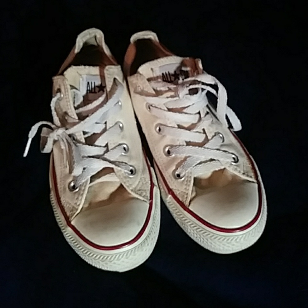 Converse sneakers or cream & red chucks